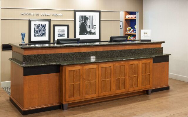 Hampton Inn & Suites Cedar Rapids - North