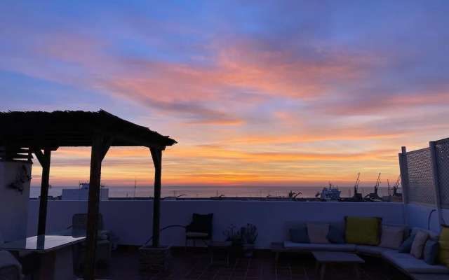 3bed Penthouse With Large Terrace & Sea View