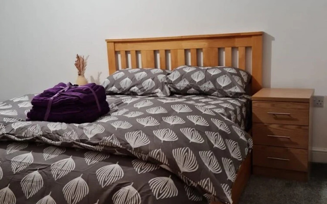 Impeccable 4-bed House Near Manchester City Centre