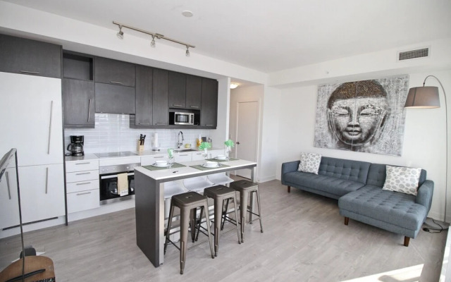 Luxury condos in Entertainment District