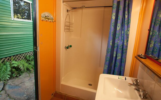 Lake Eacham Caravan Park & Self-Contained Cabins