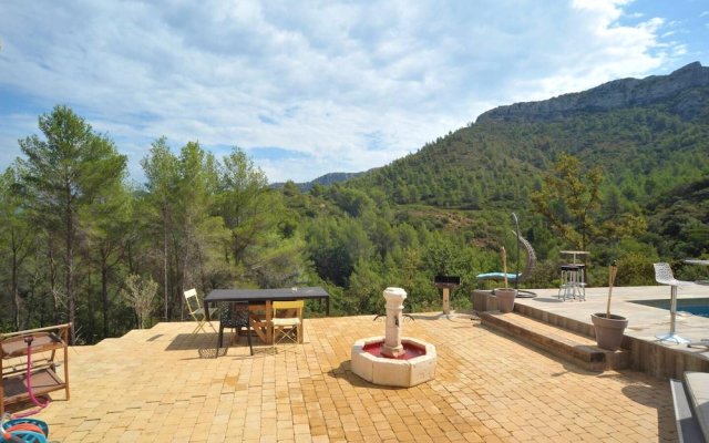 Villa With 3 Bedrooms In Auriol With Wonderful Mountain View Private Pool Enclosed Garden