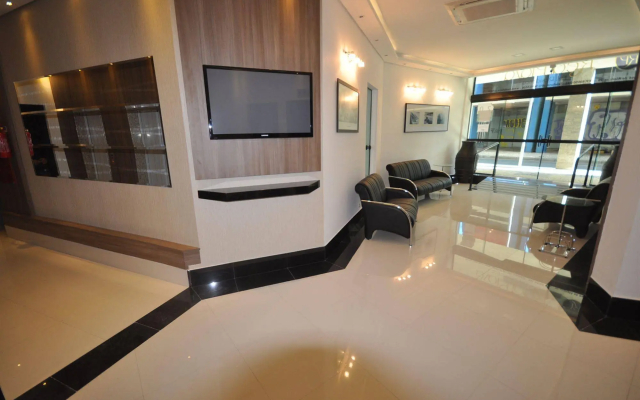 Real Plaza Flat Service