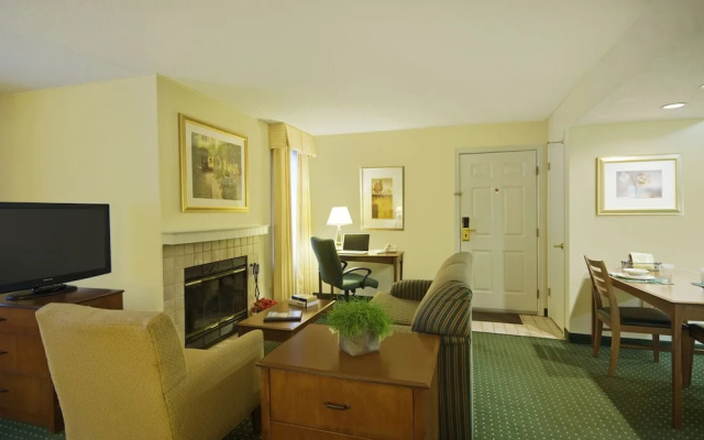 Residences at Daniel Webster