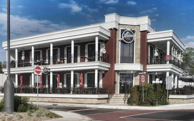 Sweet 2-Bedroom Penthouse Apartment by Amazing Property Rentals