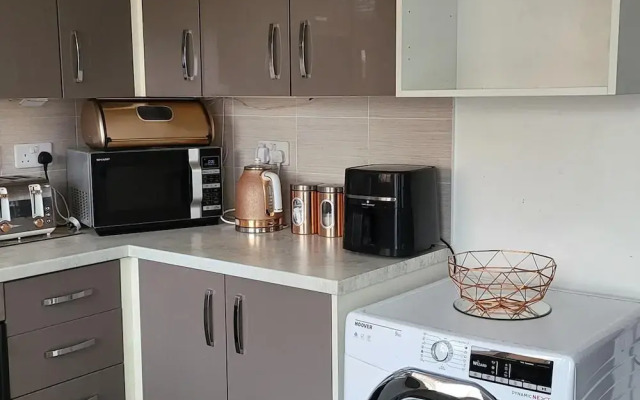 Bolton-2bedroom-2bathroom-parking