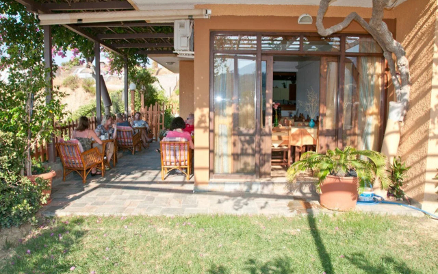 Lappa Hotel