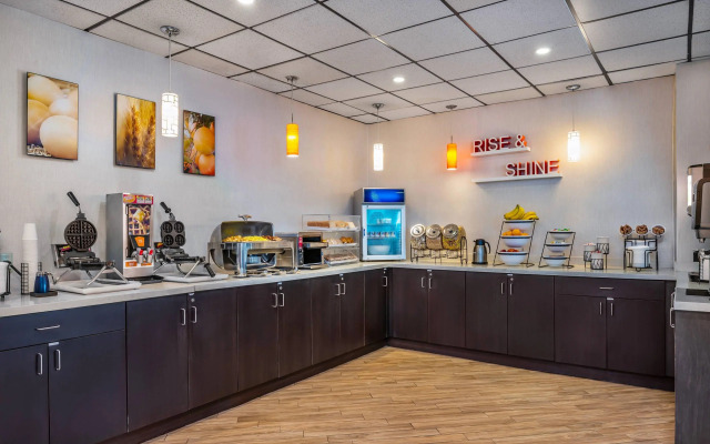 Comfort Inn & Suites Barrie