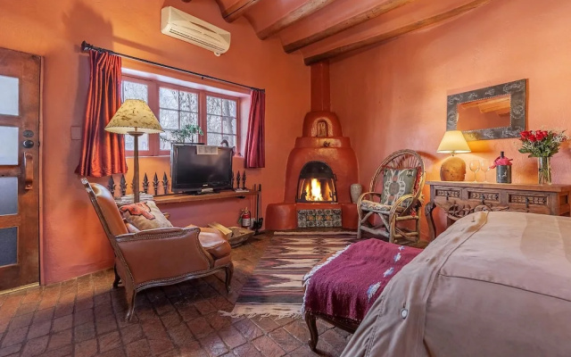 Adobe & Pines Inn