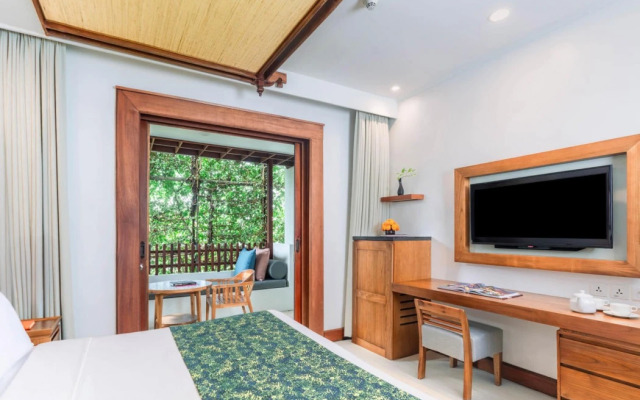 Legian Beach Hotel