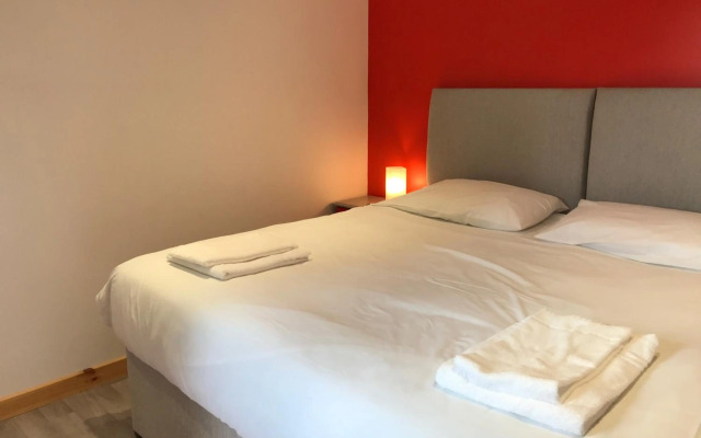 Woodpecker Glamping Cabin