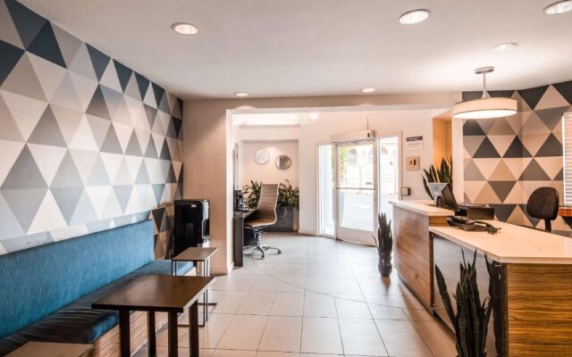 Best Western Plus Executive Suites