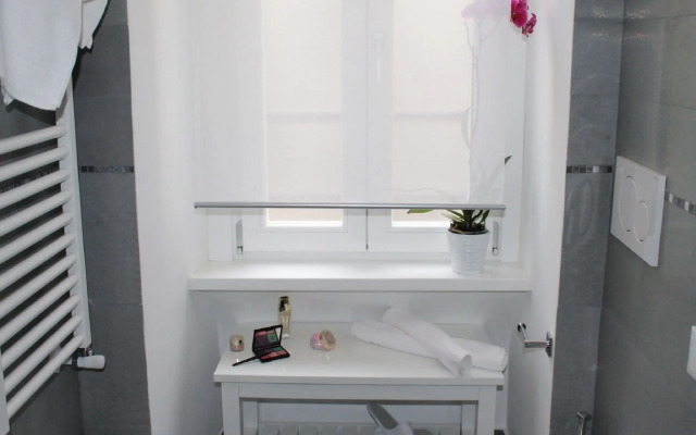 Elenoire Rooms & Suite