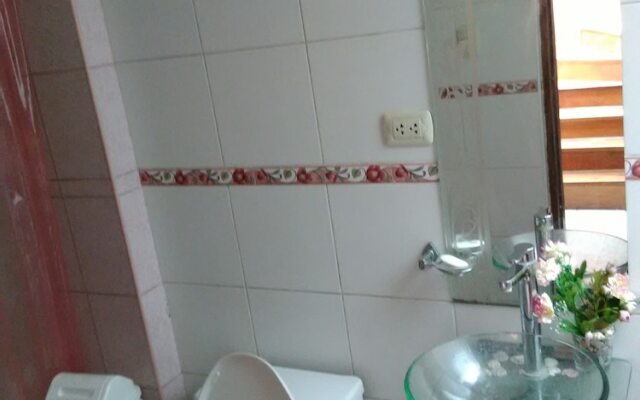 Shanell House - Hostel