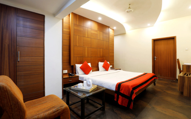 Hotel Trimoorti