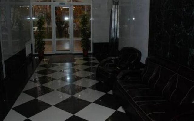 Status Hotel