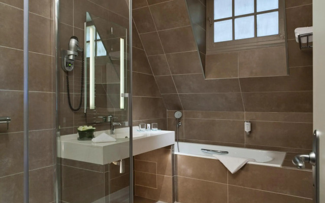 Château Jeanne & the Forest - Château de Montvillargenne