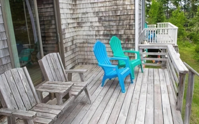 Barnacle on Flye Point - Three Bedroom Home