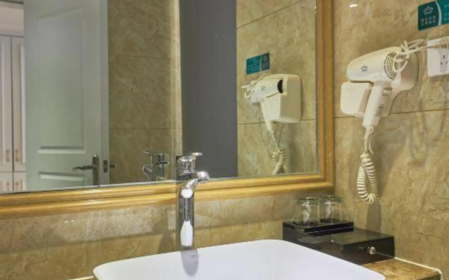 Hua Lian Business Hotel