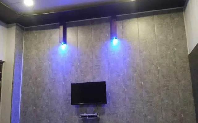 Shiv Kashi P Guest House By Glitz Hotels