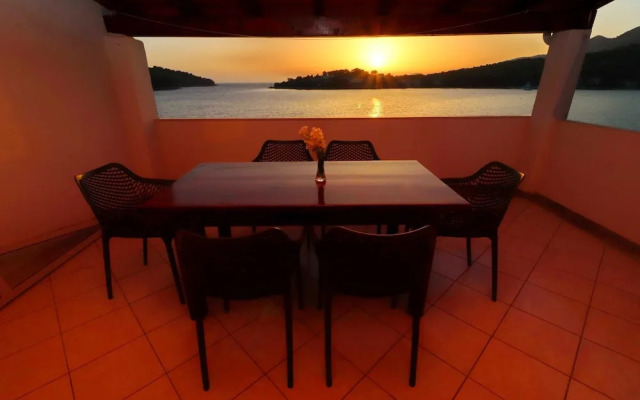 Seafront Apartments Anthony