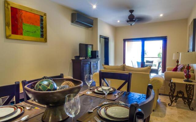 El Faro Oceanfront Apartments