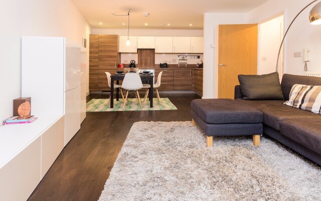 Luxury East London Flat, Sleeps 6