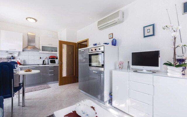 Beautiful Home in Selce With Wifi and 3 Bedrooms