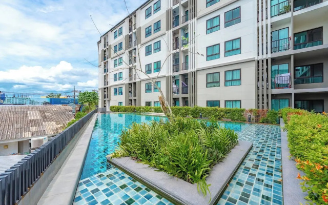 Chic Condo Near Shops & Nightlife C203