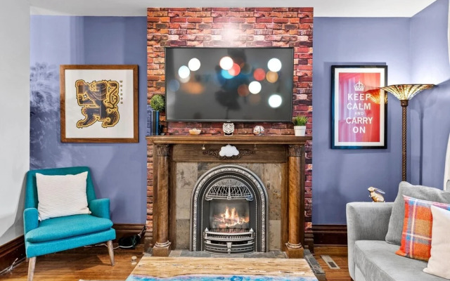 Cap Hill 3-bedroom Garage Parking With Backyard