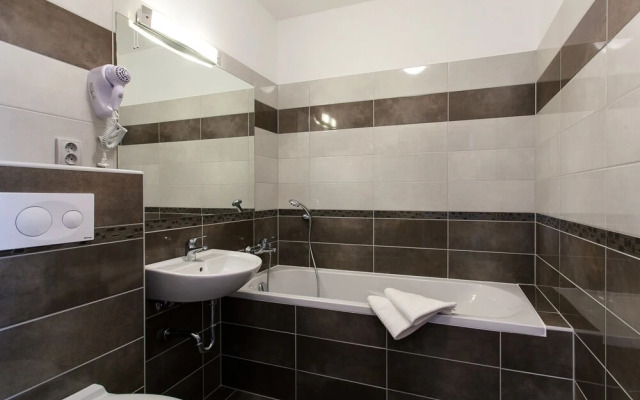 U Tří hrušek Suites & Apartments
