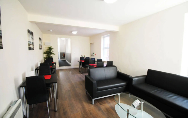OYO 116 Flexistay Addiscombe Aparthotel