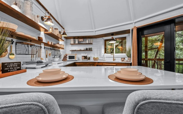 Dream Catcher 1 Bedroom Home by RedAwning