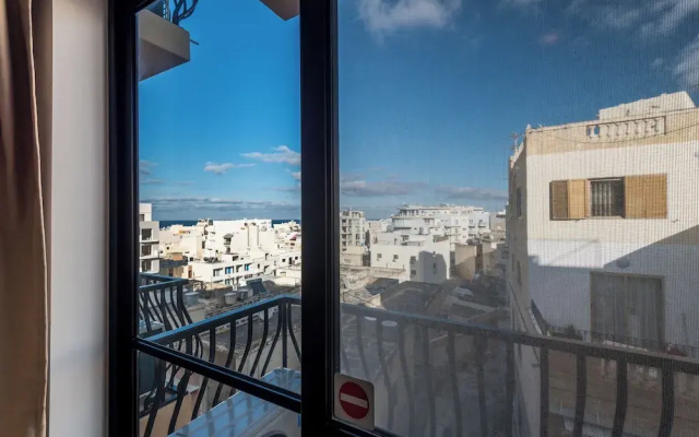 Seashells Apartment with sea view terrace with romantic sunsets