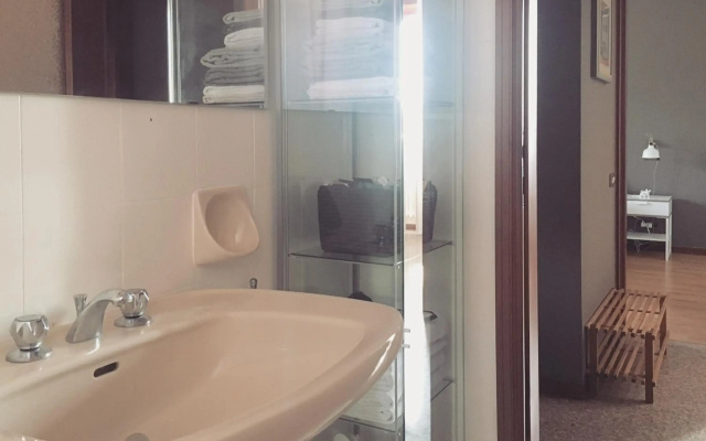 Sunny family apartment in villa - HUMANITAS FORUM IEO