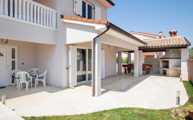 Modern Villa in Loborika With a Swimming Pool