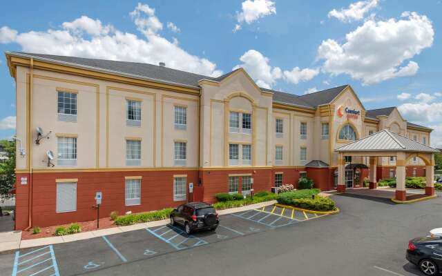 Comfort Suites Newark - Harrison