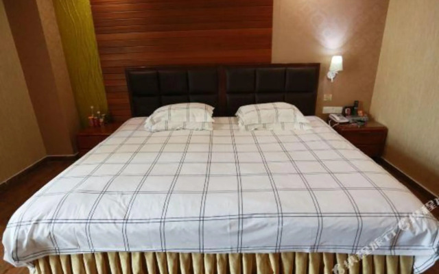 Tianhe Business Hotel