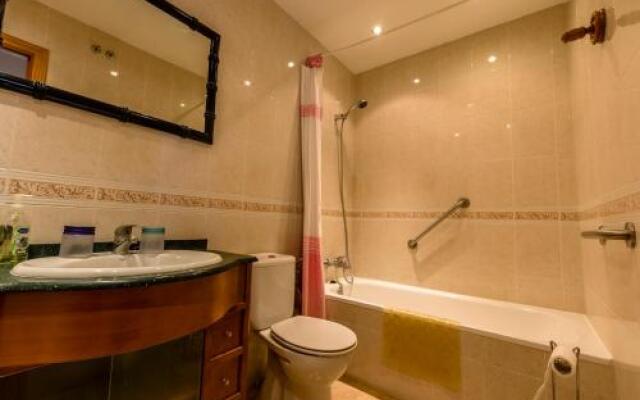 Luxurious Carabeo 2000 1.3