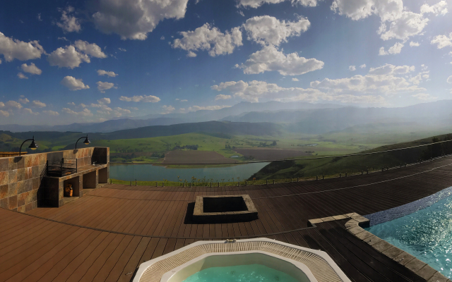 Cayley Mountain Resort