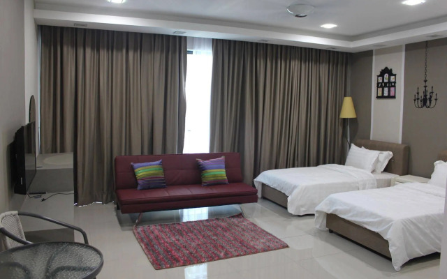 De Houz - Trefoil Setia Alam Home Stay
