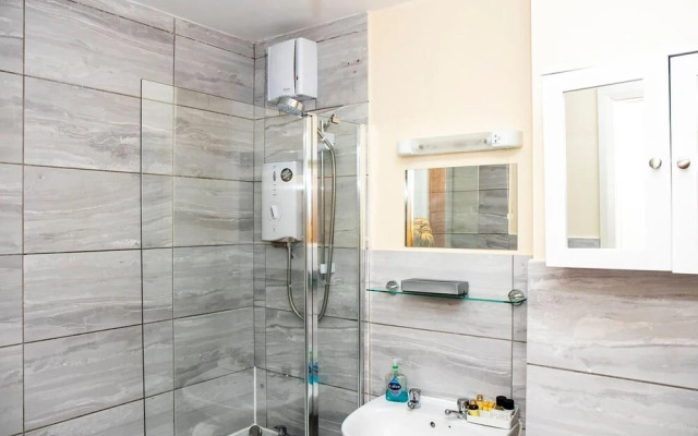 Stylish 2-bed Apartment w/ Kitchen, Ultrafast Wifi