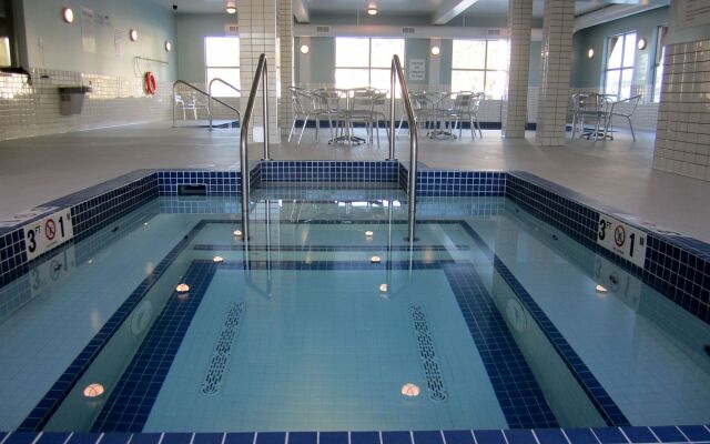 Holiday Inn Express Golden-Kicking Horse by IHG