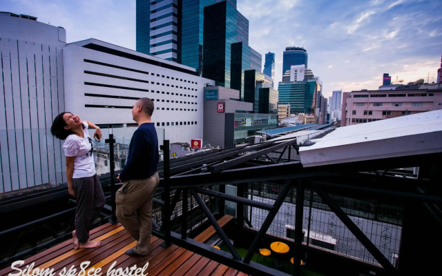 Silom SPACE Hostel