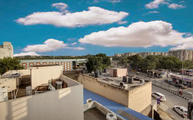 Hotel Silky Palace By GRB