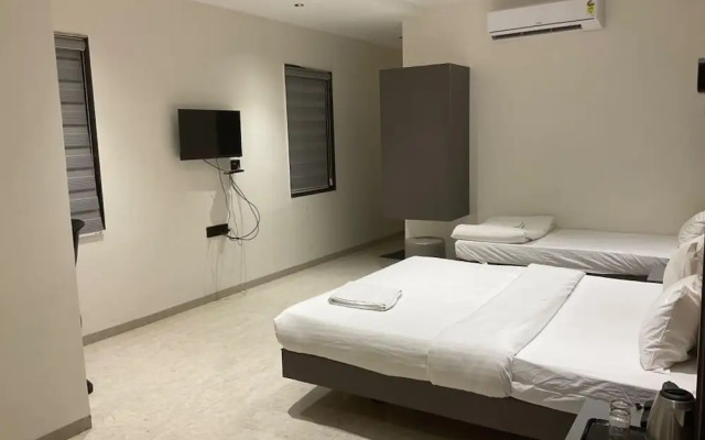 Hotel Govind Regency