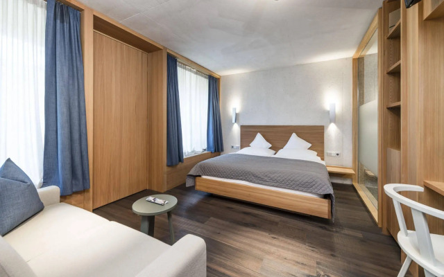 La Paula Apartments & Suites