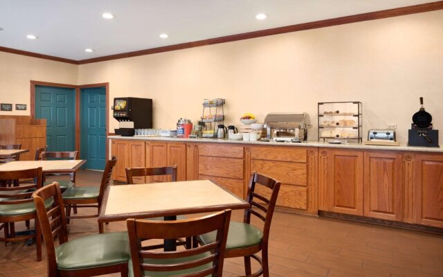 Country Inn & Suites by Radisson, Michigan City, IN