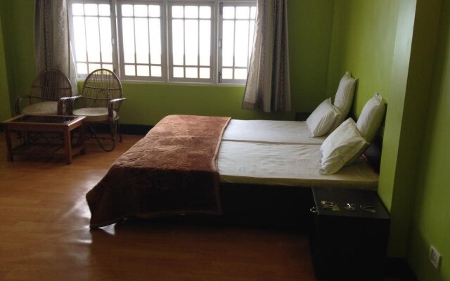 OYO 4305 Yang's Inn