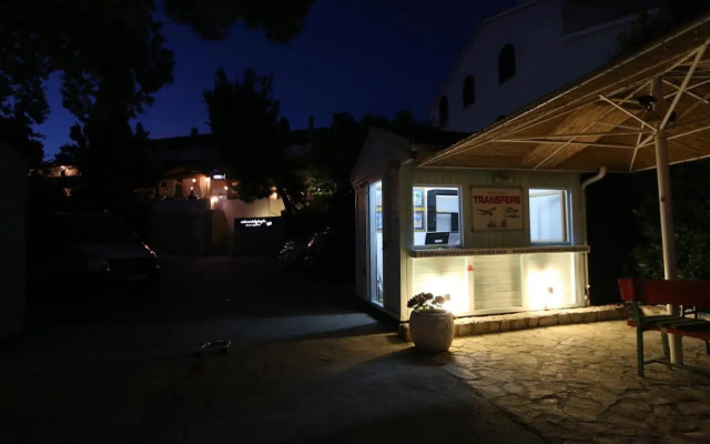 Novalja Inn 2